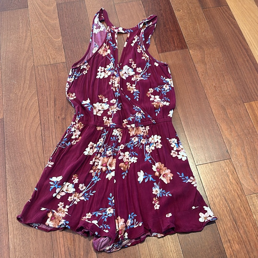 AEO WRAP FRONT CHOKER ROMPER (NEVER WORN)